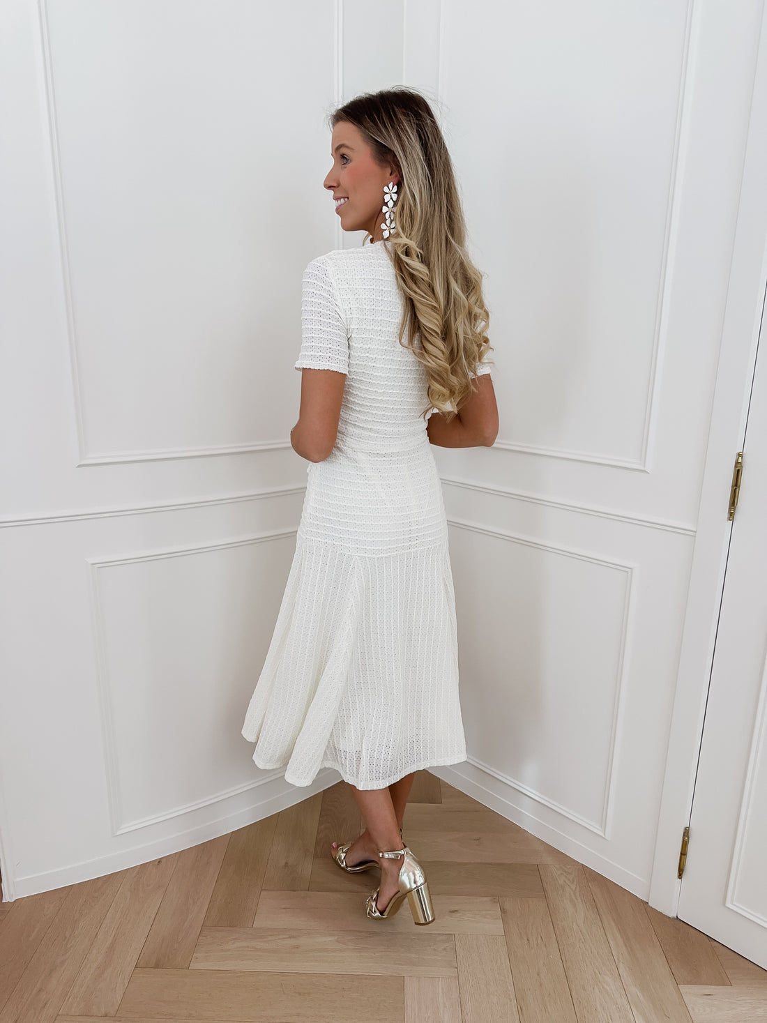 Crème Short Sleeve Flaire Dress