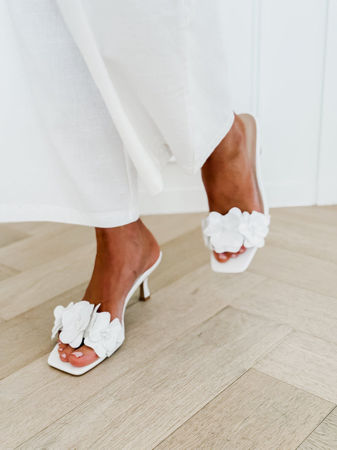 White Flower Joly Heels