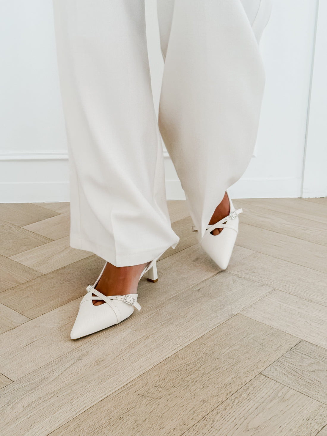 Sand Leonie Heels